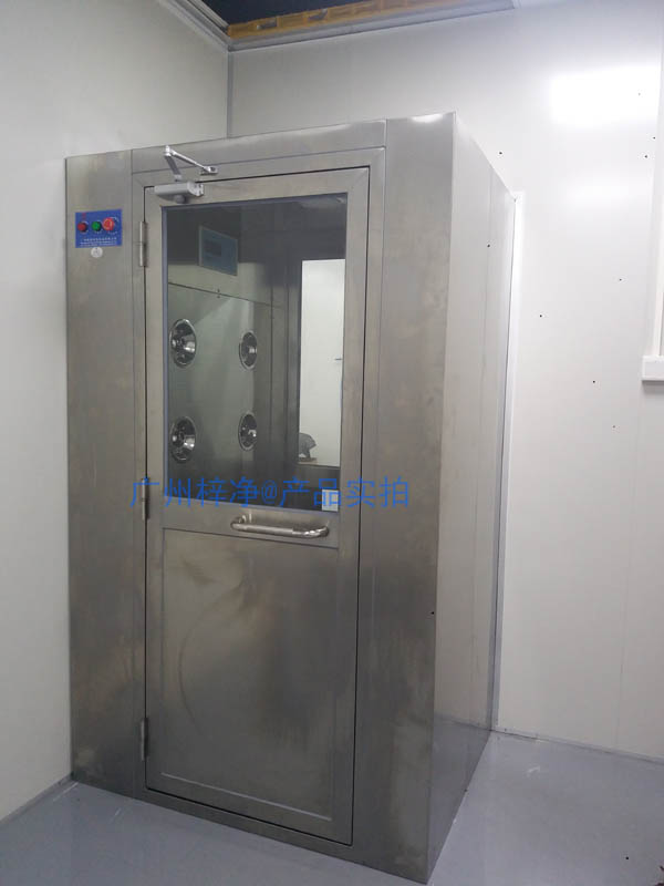 全不銹鋼風淋間圖片進門側面(一般裝在無塵室入口處) 全不銹鋼風淋間圖片進門側面